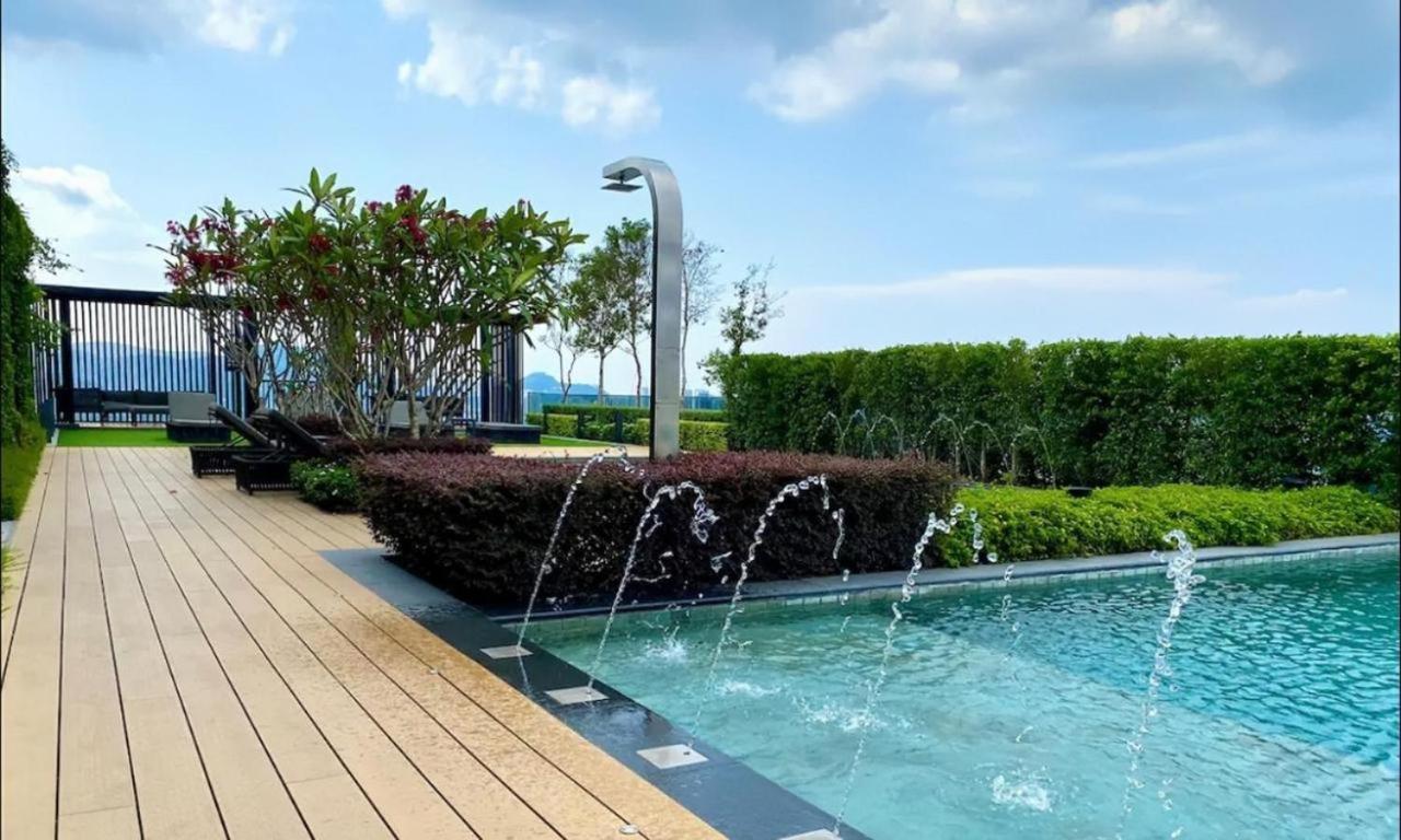 Beacon Executive Premium Suite George Town Exterior foto