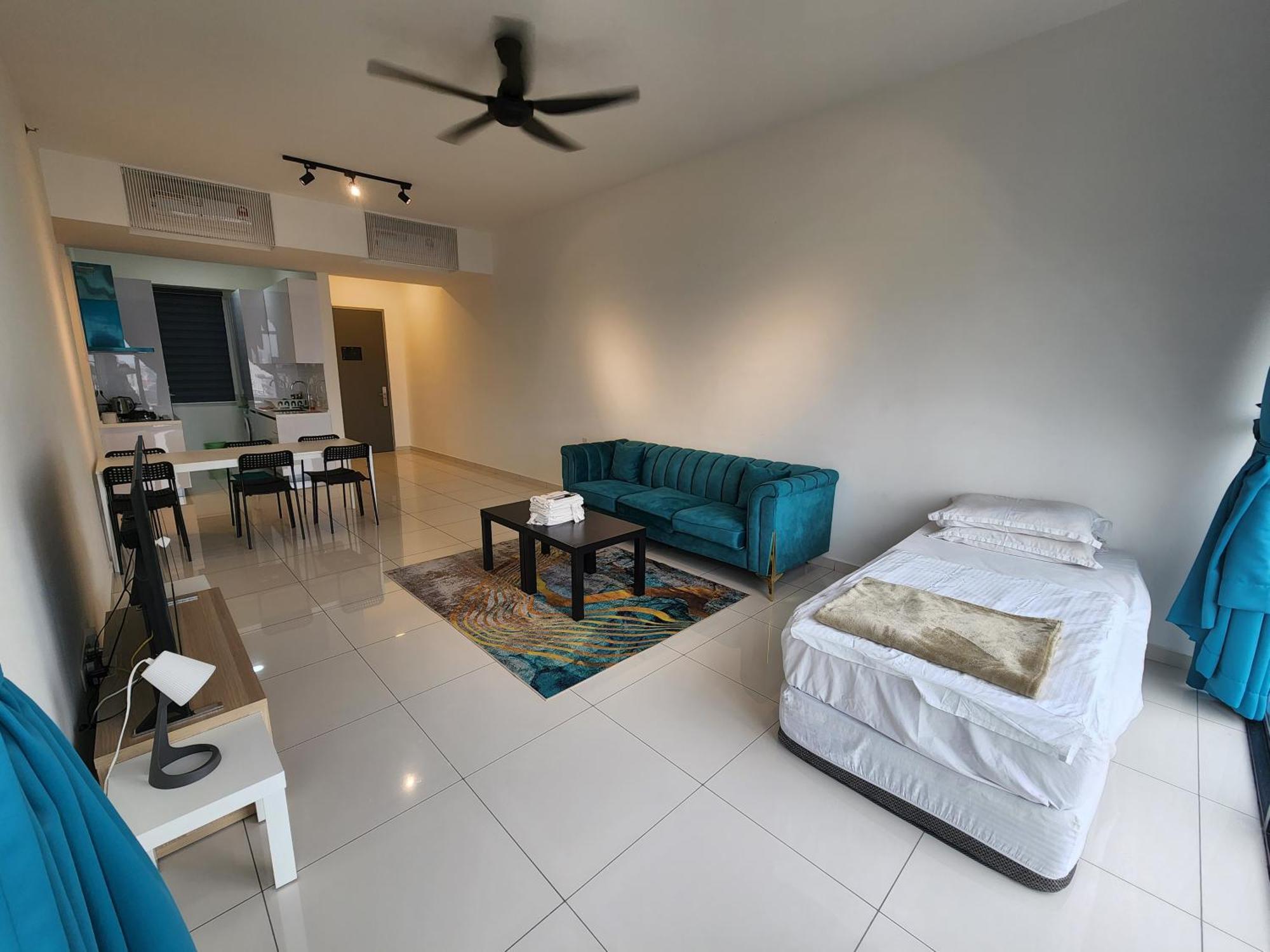 Beacon Executive Premium Suite George Town Exterior foto